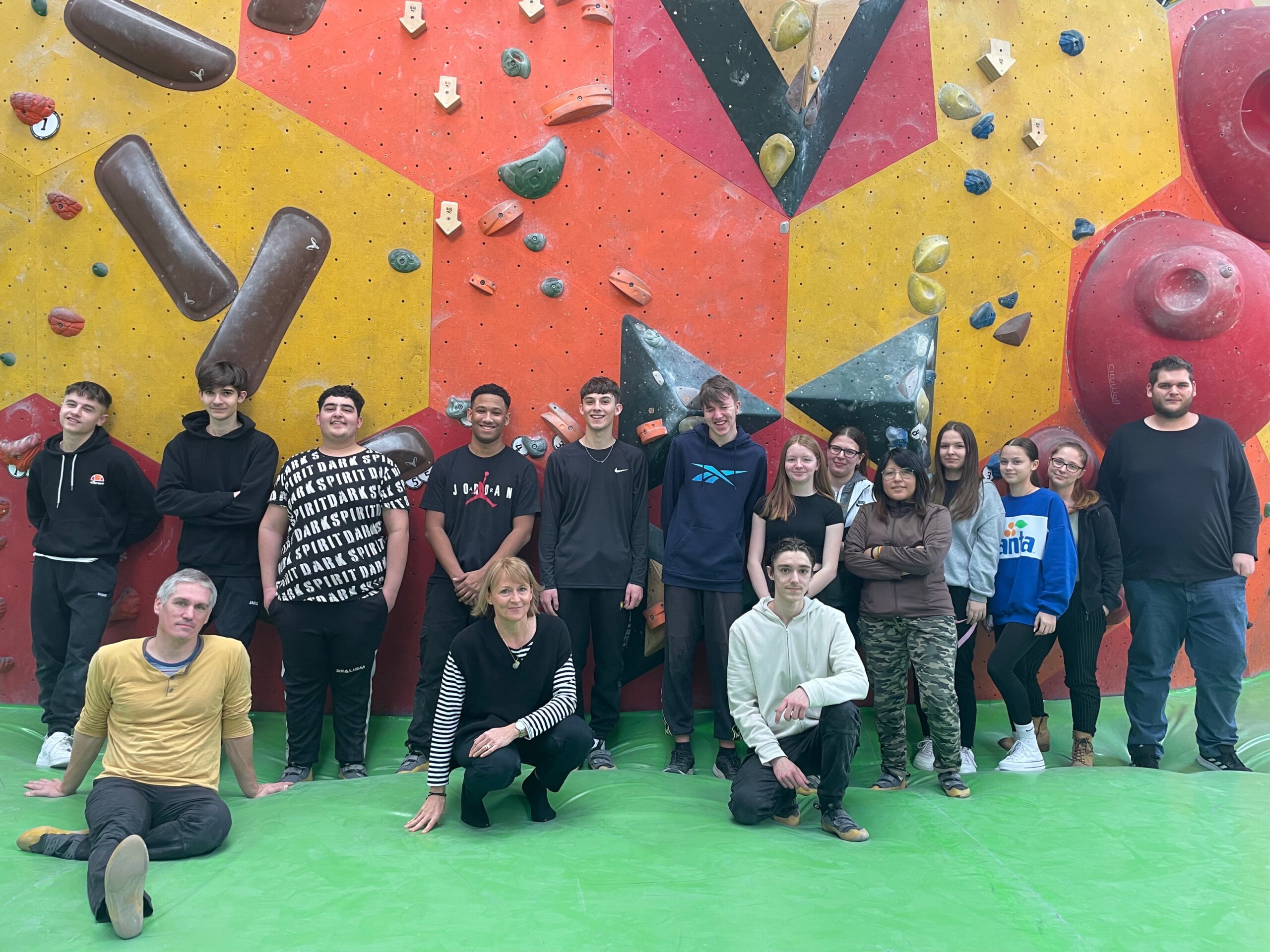 Wir „hängen ab“ – Die WEH10a beim Bouldern